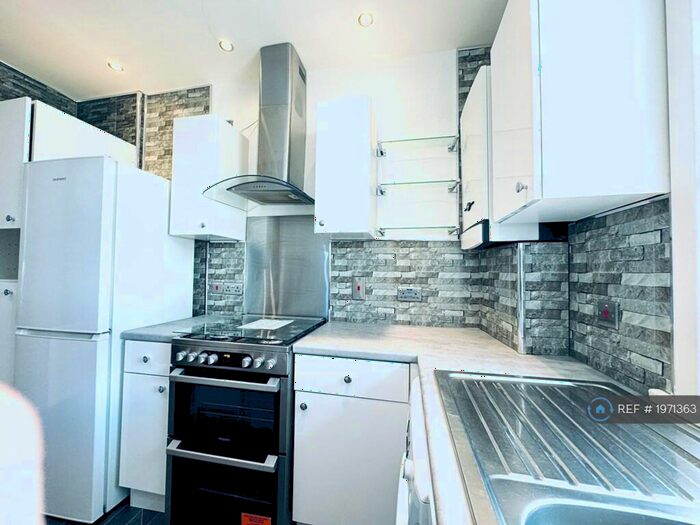 2 Bedroom Flat To Rent In Duncanson Avenue, Alloa, FK10