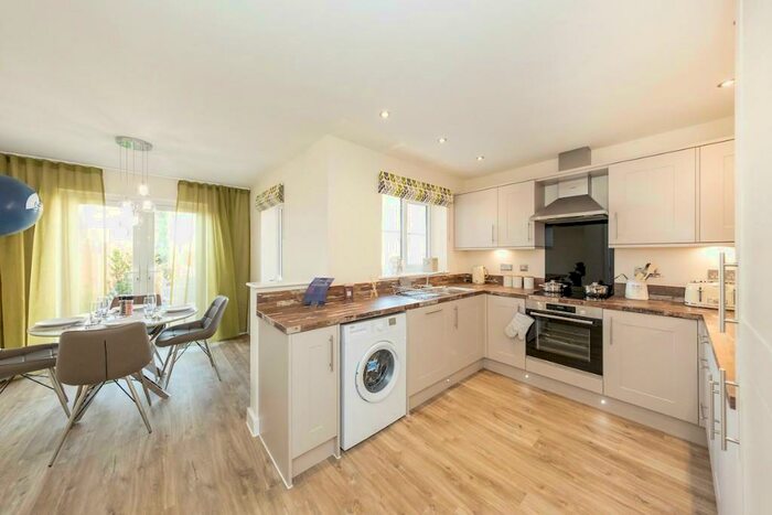 3 Bedroom Semi-Detached House For Sale In Towndam Lane, Donington, PE11