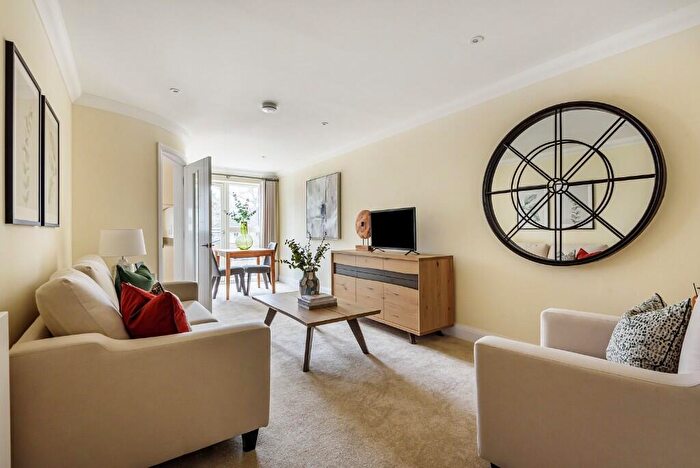 1 Bedroom Retirement Property To Rent In Yorktown Road, Sandhurst, Berkshire, GU47