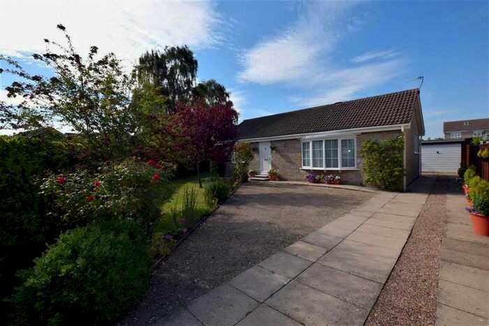 3 Bedroom Detached Bungalow For Sale In Greenlands Road, Pickering, YO18