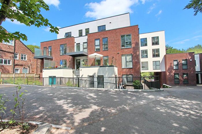 2 Bedroom Apartment For Sale In Cavendish Road, Salford, M7