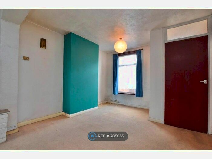 3 Bedroom Terraced House To Rent In Waveney Road, Ipswich, IP1