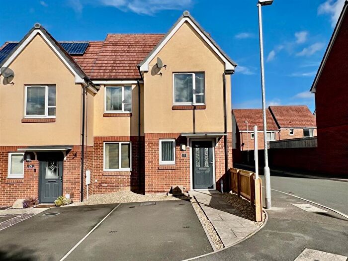 3 Bedroom Semi Detached House For Sale In Poppy Close, Darlington, DL1