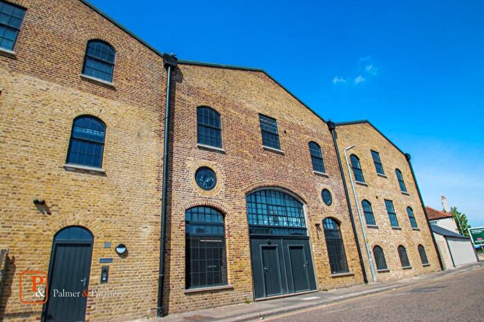 2 Bedroom Apartment To Rent In Maponite Buildings, Hawkins Road, Colchester, Essex, CO2