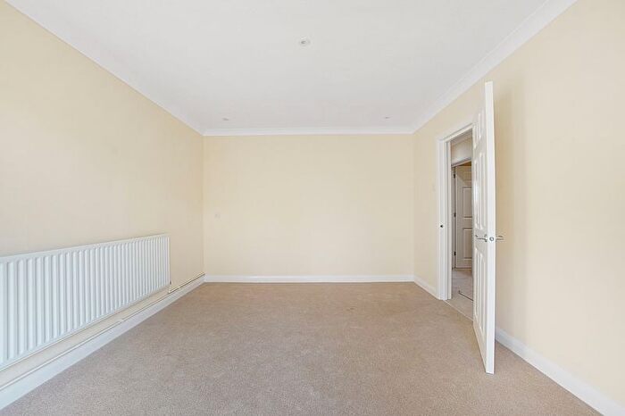 1 Bedroom Bungalow For Sale In Gorringe Avenue, South Darenth, Dartford, DA4