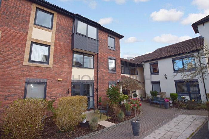 2 Bedroom Flat For Sale In Mere Court, Knutsford, WA16