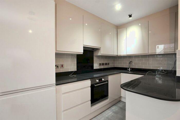 1 Bedroom Flat To Rent In Rahuls Court, Comet Place, Deptford, London, SE8