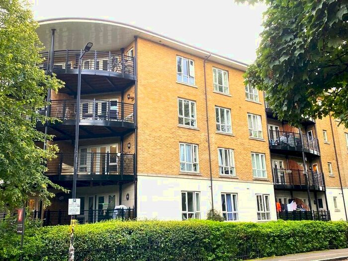 2 Bedroom Apartment To Rent In St Georges Way, Southwark, London, SE15