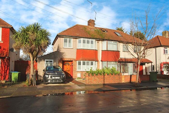 4 Bedroom Semi Detached House To Rent In Bracondale Road, London, SE2