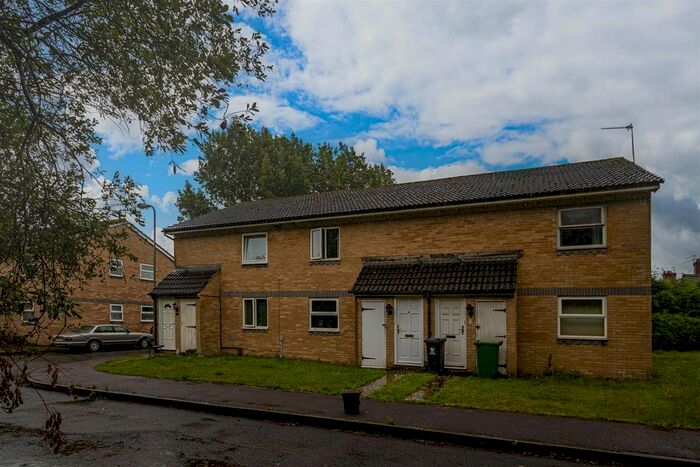 1 Bedroom Flat To Rent In Waterloo Close, Penylan, CF23