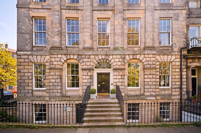 1 Bedroom Apartment For Sale In Royal Crescent, Edinburgh, EH3