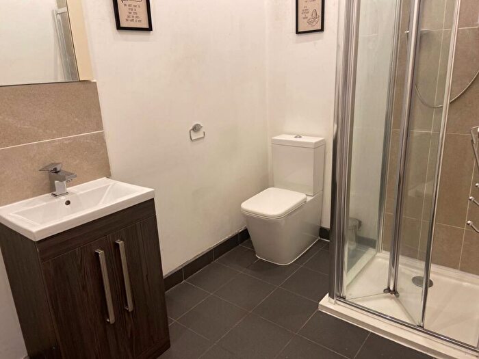 1 Bedroom Apartment To Rent In Windsor Chambers, - John William Street, Huddersfield, HD1
