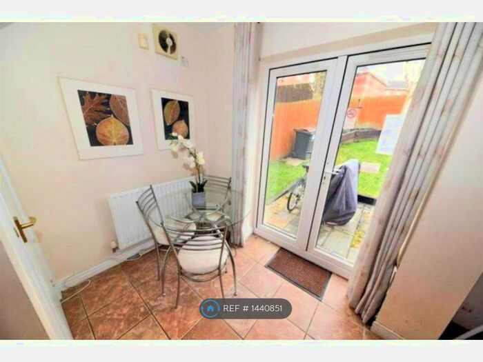 4 Bedroom Semi-Detached House To Rent In The Moorings, Hockley, Birmingham, B18