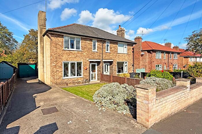 3 Bedroom Semi-Detached House For Sale In Woodlands Drive, Harrogate, HG2