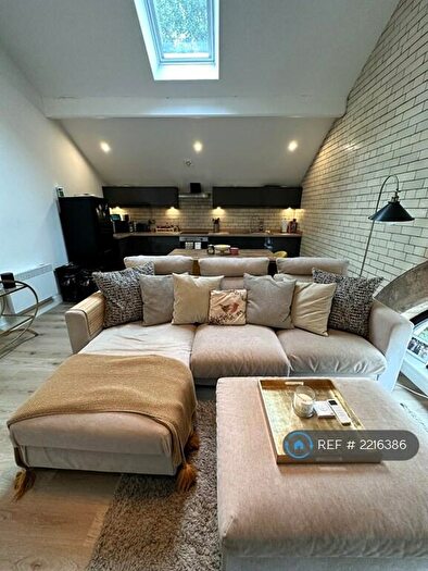 2 Bedroom Flat To Rent In Abbey Road, Leeds, LS5