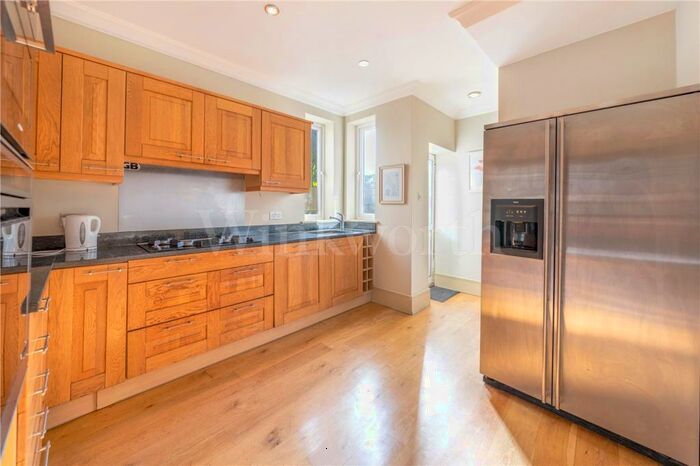 1 Bedroom Apartment To Rent In Hoop Lane, London, NW11