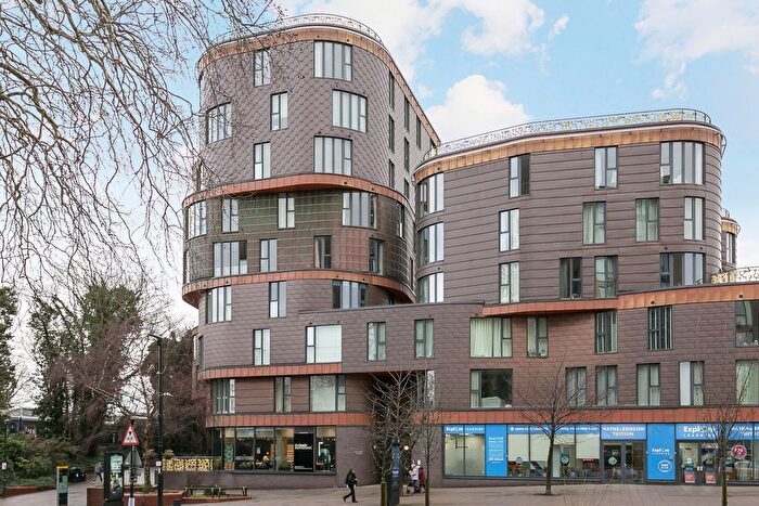 2 Bedroom Flat For Sale In Station Road, Sidcup, London, DA15