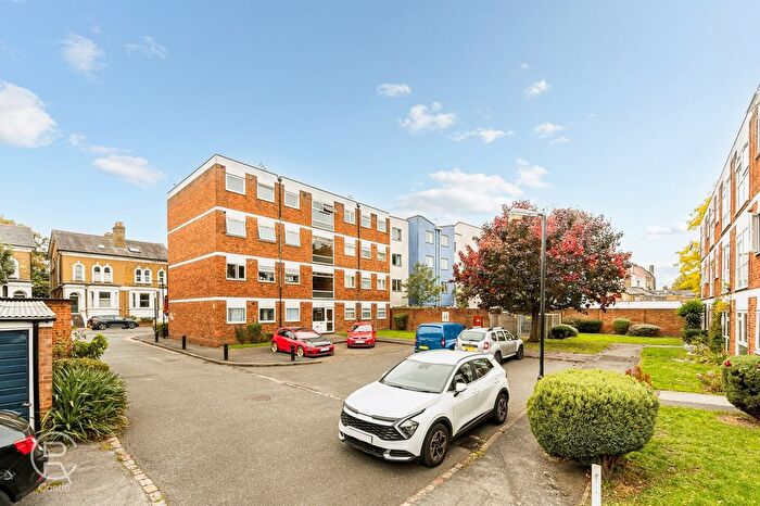 2 Bedroom Flat For Sale In Silverdale Close, London, W7
