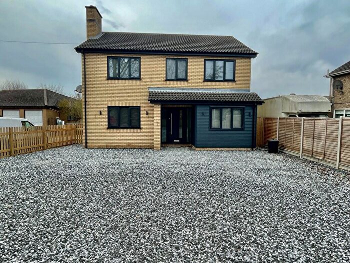4 Bedroom Detached House For Sale In Seas End Road, Surfleet, PE11