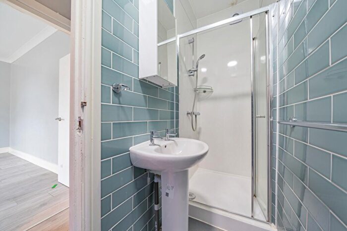 2 Bedroom Flat To Rent In Burrage Road London, SE18