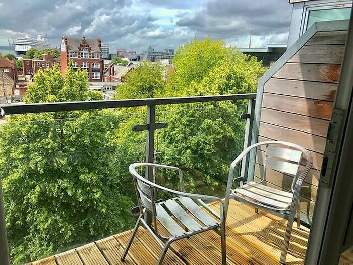 2 Bedroom Apartment To Rent In Telephone House, High Street, Southampton, SO14