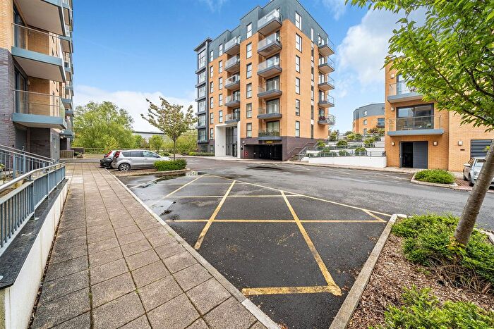 1 Bedroom Flat To Rent In Osprey House, Reading, RG2