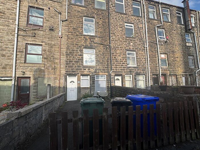 1 Bedroom Flat To Rent In Back Beehive Terrace, Rossendale, Lancashire, BB4