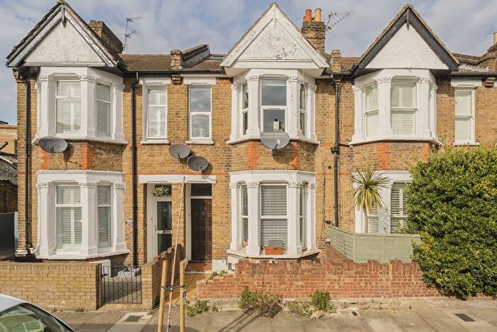 1 Bedroom Flat To Rent In Jessamine Road, Hanwell, W7