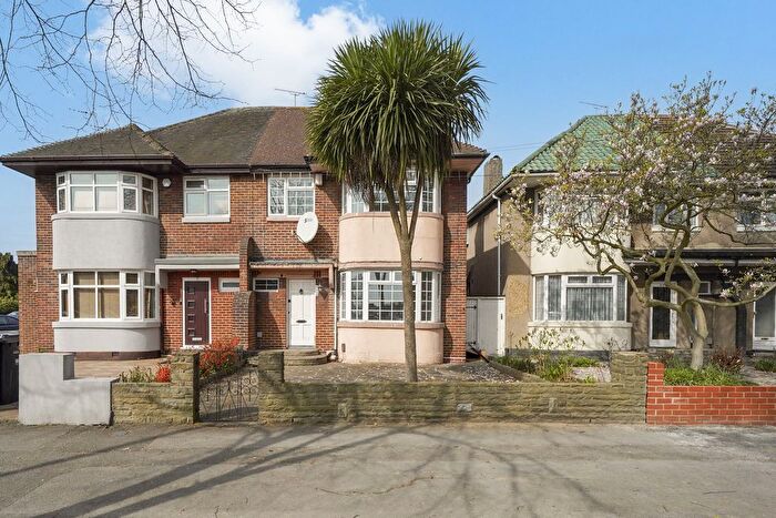 4 Bedroom Semi Detached House For Sale In Longbridge Road, Barking, IG11