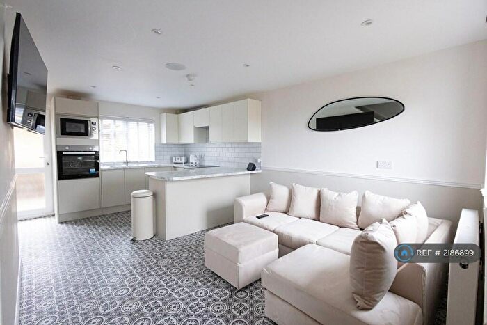 5 Bedroom Terraced House To Rent In Poolemead Road, Bath, BA2