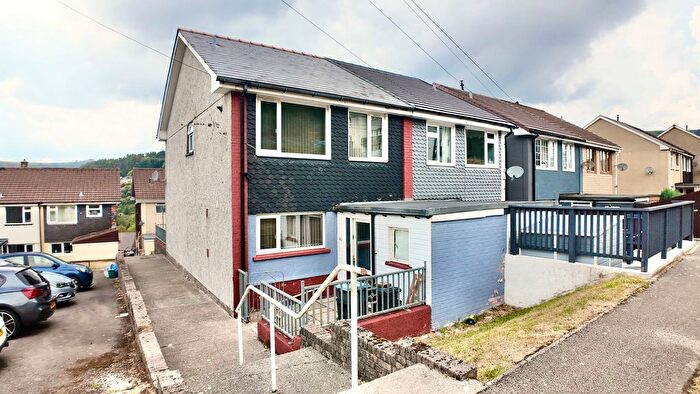 3 Bedroom End Terrace House For Sale In Hill Crest View, Cwmtillery, Abertillery, NP13