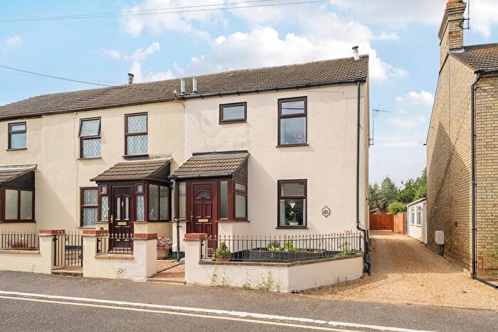 2 Bedroom End Of Terrace House For Sale In The Thinnings, Flitwick, MK45