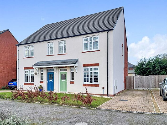 3 Bedroom Property For Sale In Fieldfare Way, Sandbach, CW11