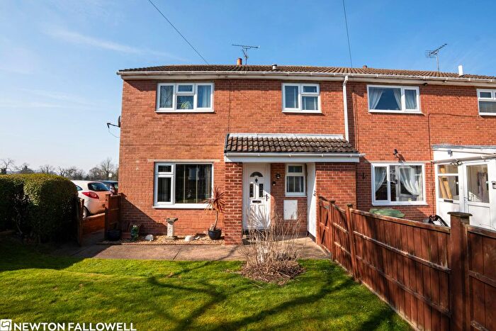 3 Bedroom Semi-Detached House For Sale In Birch Close, Rampton, DN22