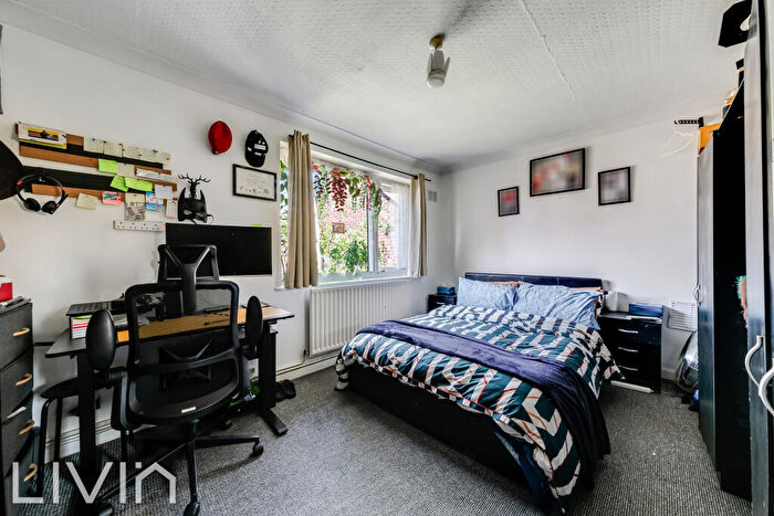 2 Bedroom Flat For Sale In Cameron Road, Croydon, CR0