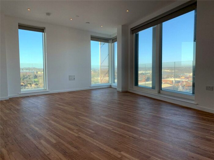 3 Bedroom Flat For Sale In Chatham Waters, North House, Gillingham Gate Road, Gillingham, ME4