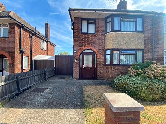 3 Bedroom Semi-Detached House To Rent In Granby Road, Luton, LU4