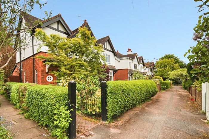3 Bedroom Semi Detached House For Sale In Avenue Road, Kenilworth, CV8