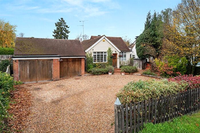 4 Bedroom Bungalow For Sale In Waterloo Road, Wokingham, Berkshire, RG40