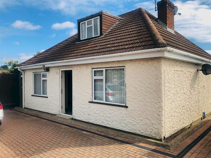 2 Bedroom Detached Bungalow To Rent In Ely Road, Waterbeach, Cambridge, CB25