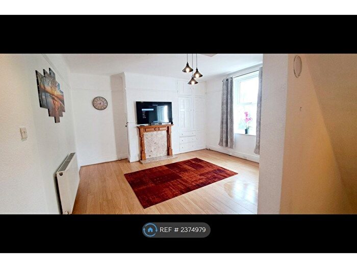 2 Bedroom Terraced House To Rent In King Street, Lindley, Huddersfield, HD3