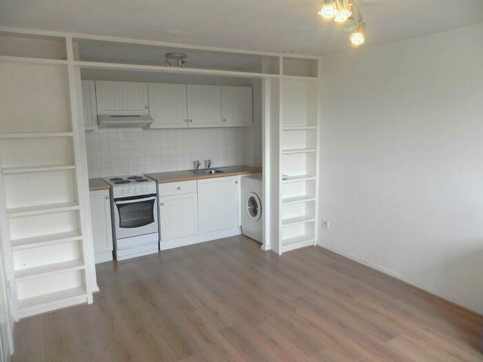 Studio To Rent In Boleyn Way, New Barnet, EN5