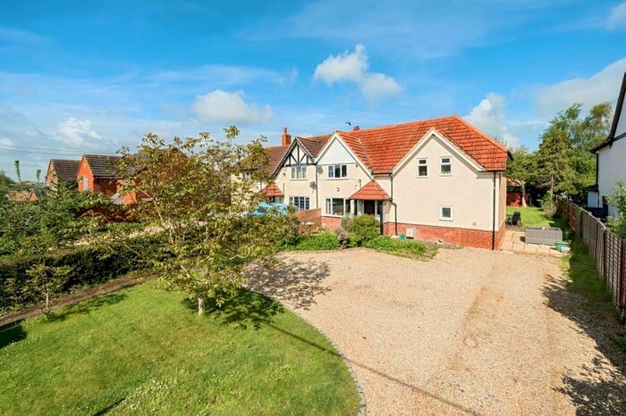 4 Bedroom Semi-Detached House For Sale In Chalgrove, Oxfordshire, OX44