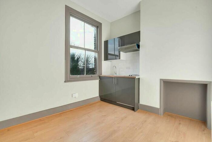 Studio To Rent In Iverson Road, West Hampstead, London, NW6