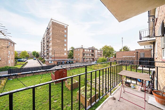 2 Bedroom Flat For Sale In Penrose Street, London, SE17