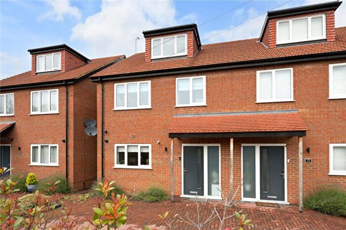 4 Bedroom Semi Detached House For Sale In Esher Road, Hersham, Walton-on-Thames, Surrey, KT12