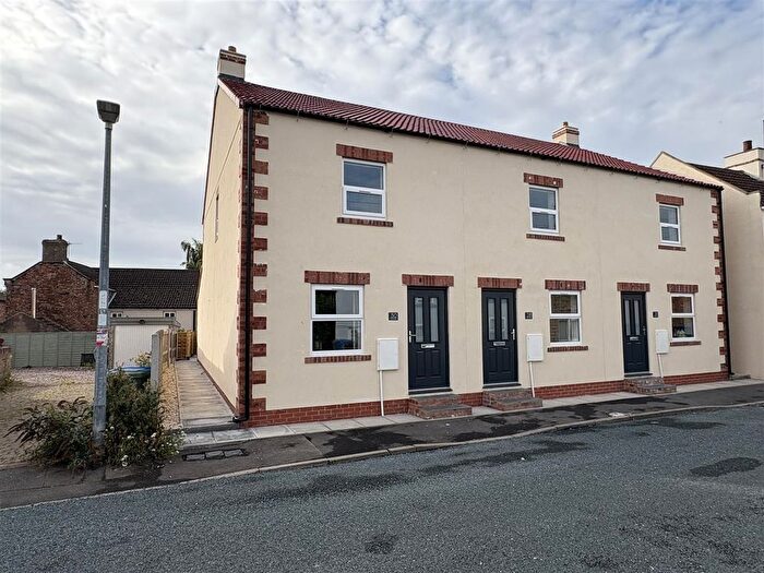 2 Bedroom Semi Detached House To Rent In High Street Swinefleet Goole, East, DN14