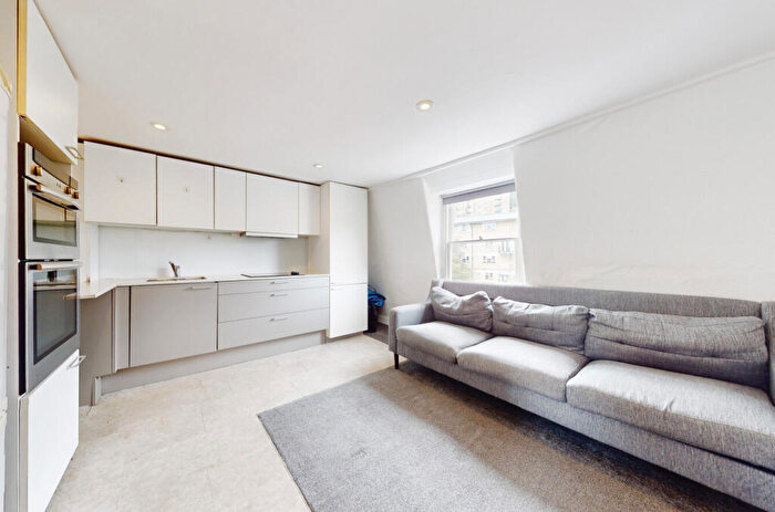 4 Bedroom Maisonette To Rent In Walcot Buildings, BA1