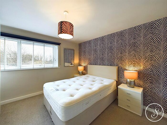 1 Bedroom Maisonette To Rent In Gledhow Wood Close, Leeds, LS8