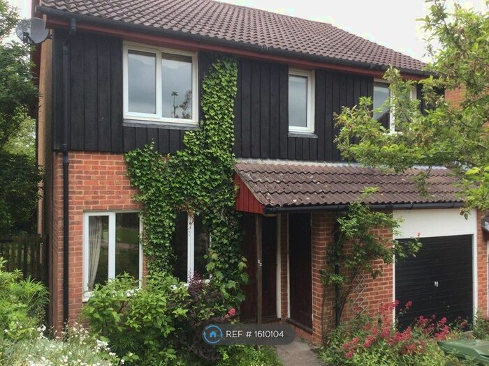 4 Bedroom Detached House To Rent In Rances Way, Winchester, SO22